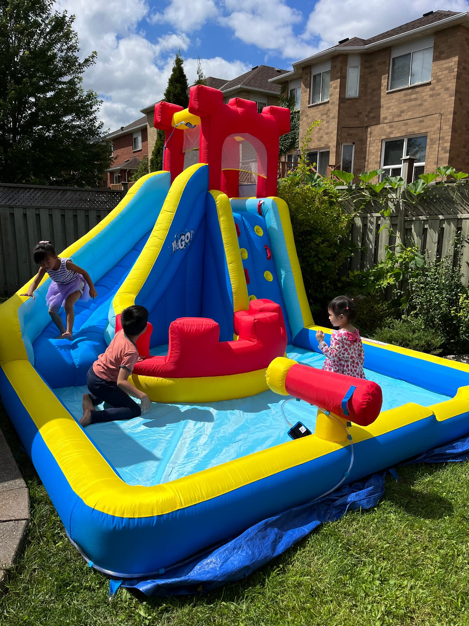 Royal Splash Slide Splash area